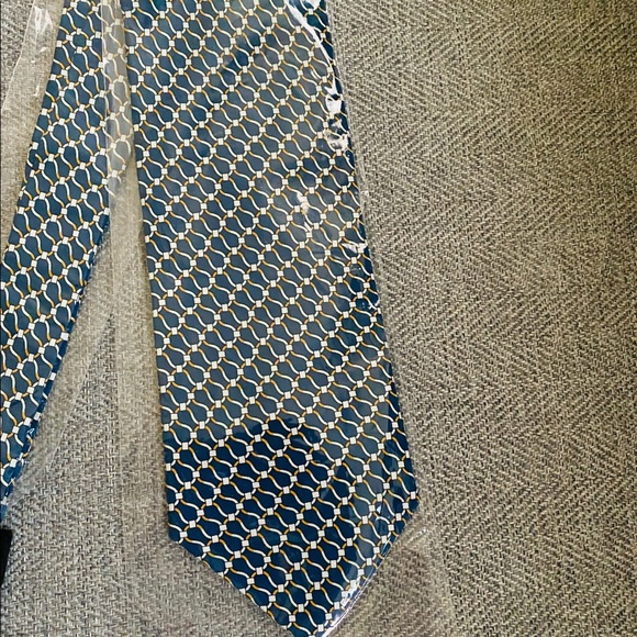 New necktie - Picture 2 of 6